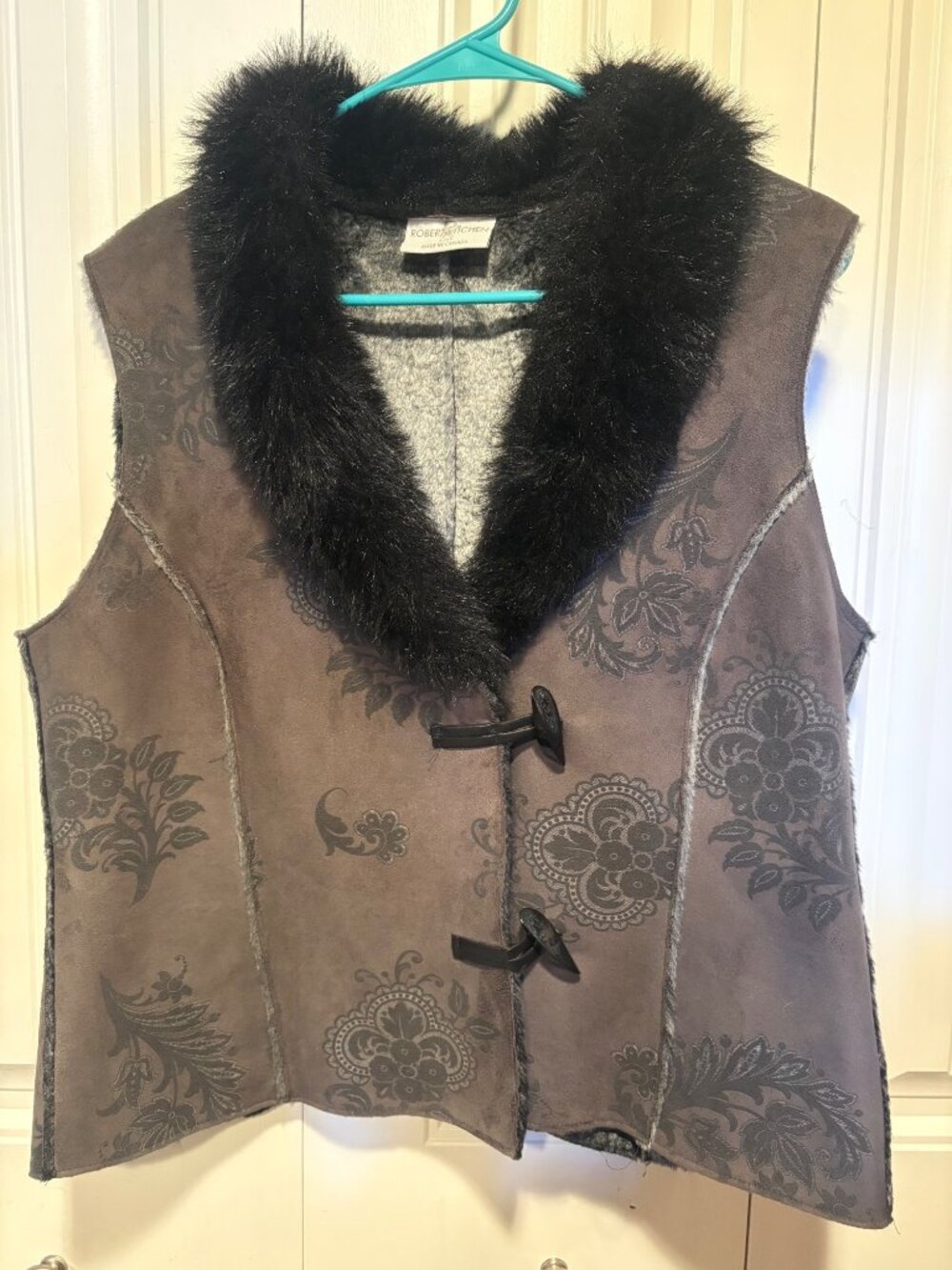 Robert Kitchen Women's Faux Suede Fur Collar Vest Size Large